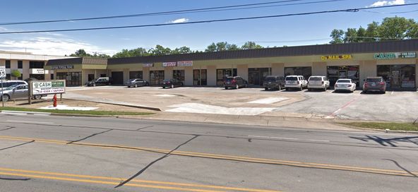 Bedford Plaza Retail Center: 524 Bedford Rd, Bedford, TX 76022